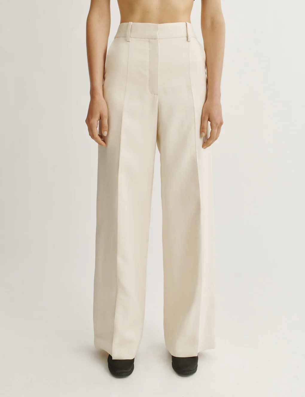 The Tailored Trousers in Wool Silk Suiting