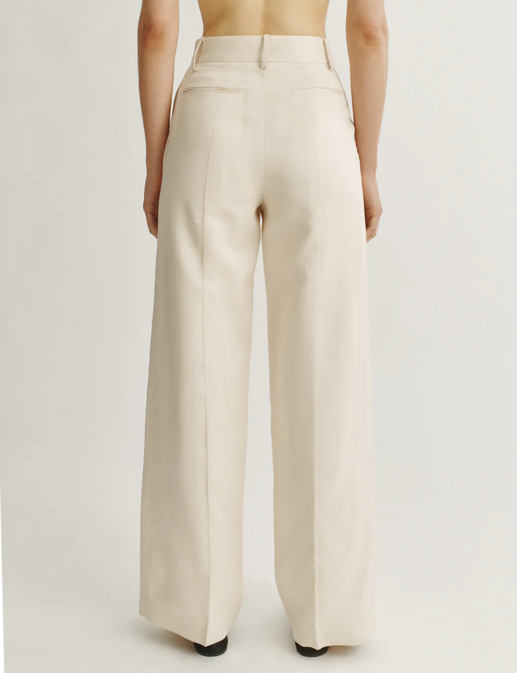 The Tailored Trousers in Wool Silk Suiting 4 The Tailored Trousers in Wool Silk Suiting