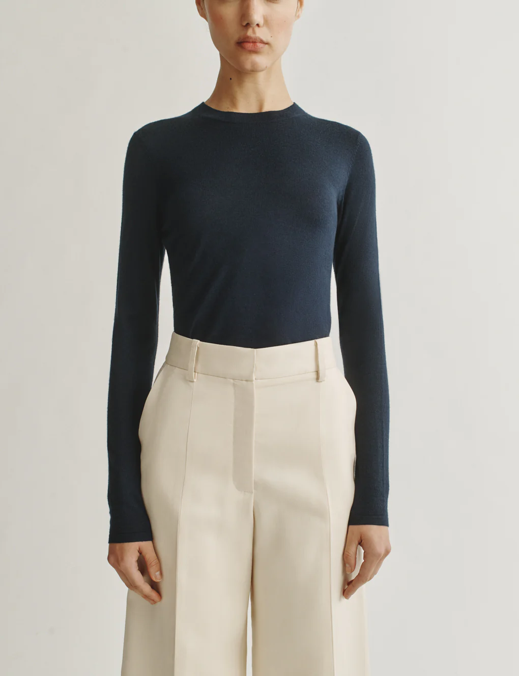 The Tailored Trousers in Wool Silk Suiting 6 The Tailored Trousers in Wool Silk Suiting