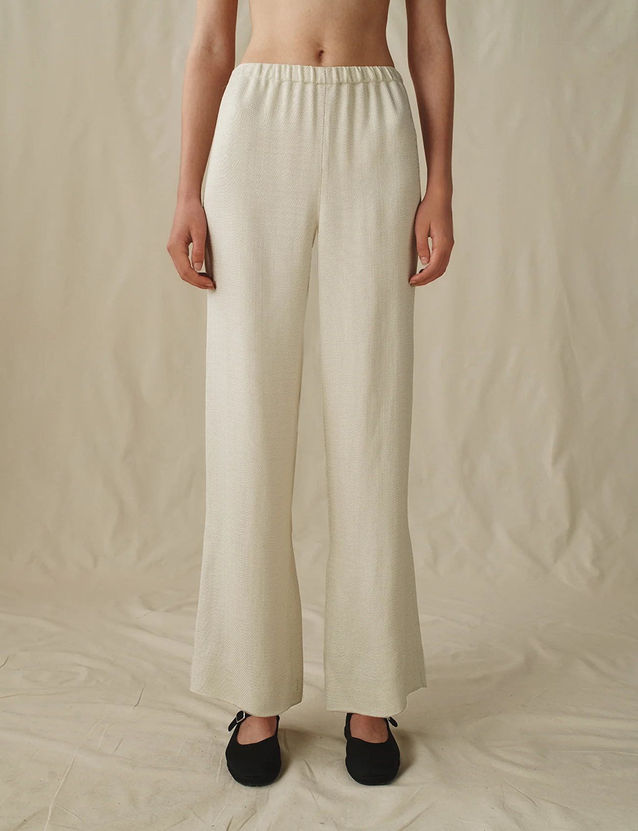 The Relaxed Pants in Textured Viscose